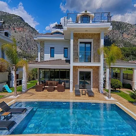 Goecek Merkez De Oezel Havuz Muestakil Lueks Fethiye