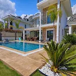 Göcek Merkez De özel Havuz Müstakil Lüks Villa *
